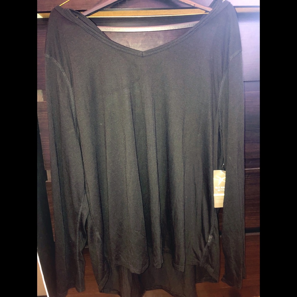 Black long sleeve work out top